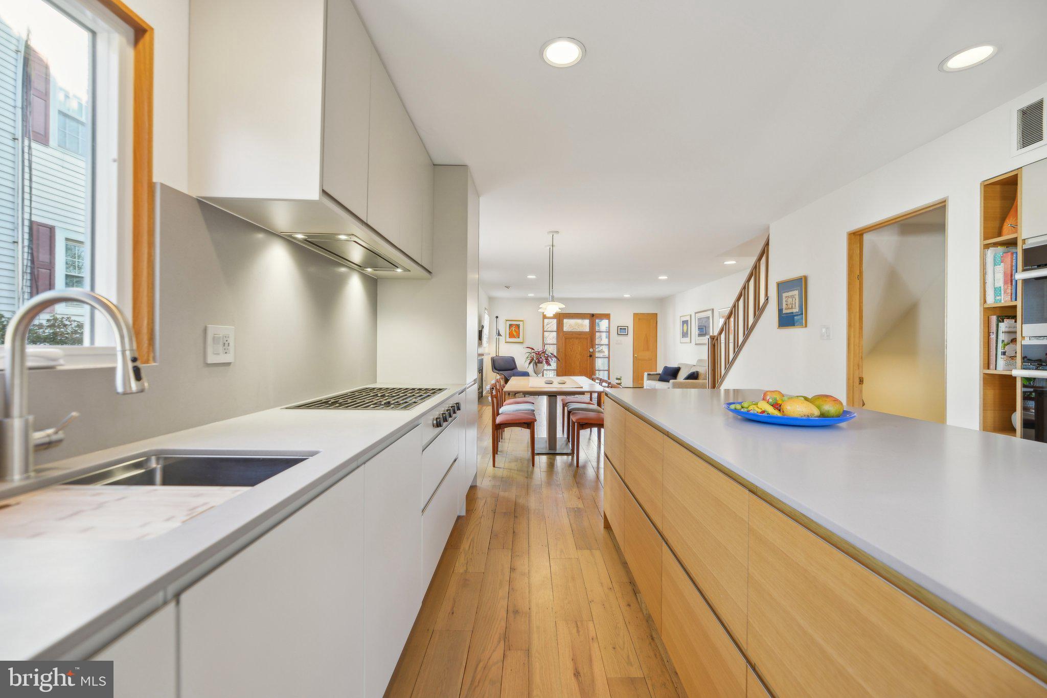 12a E Chapman St