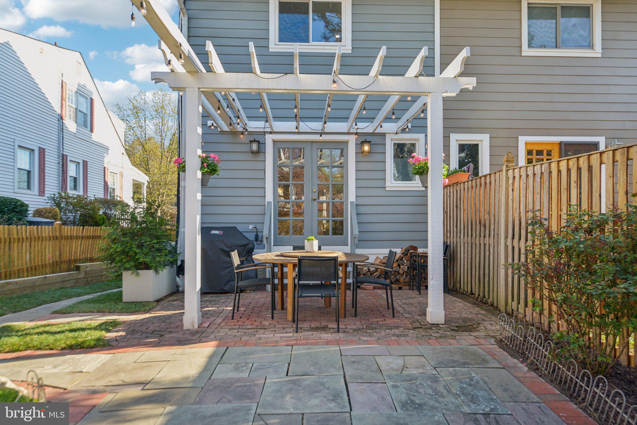 12a E Chapman St