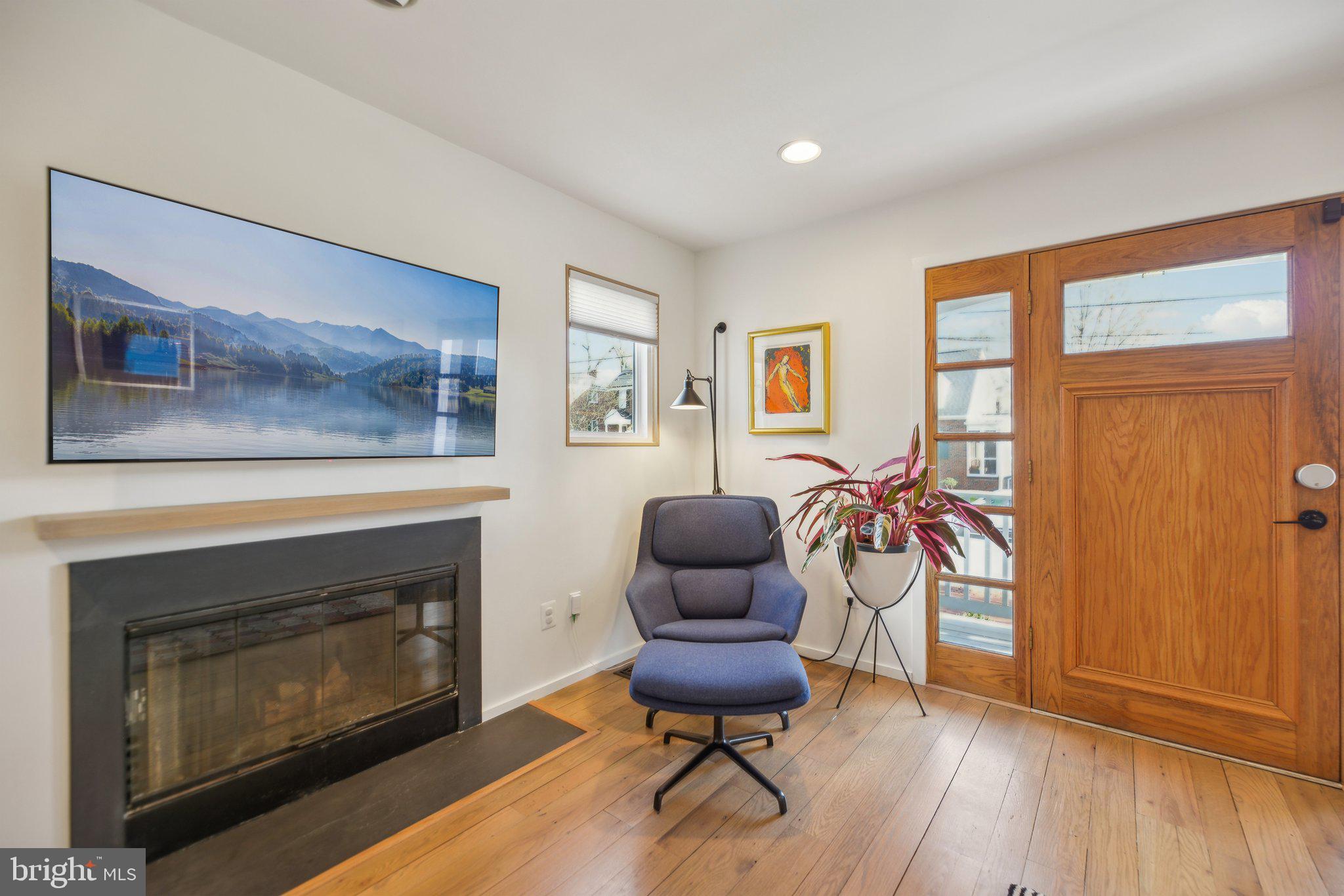 12a E Chapman St