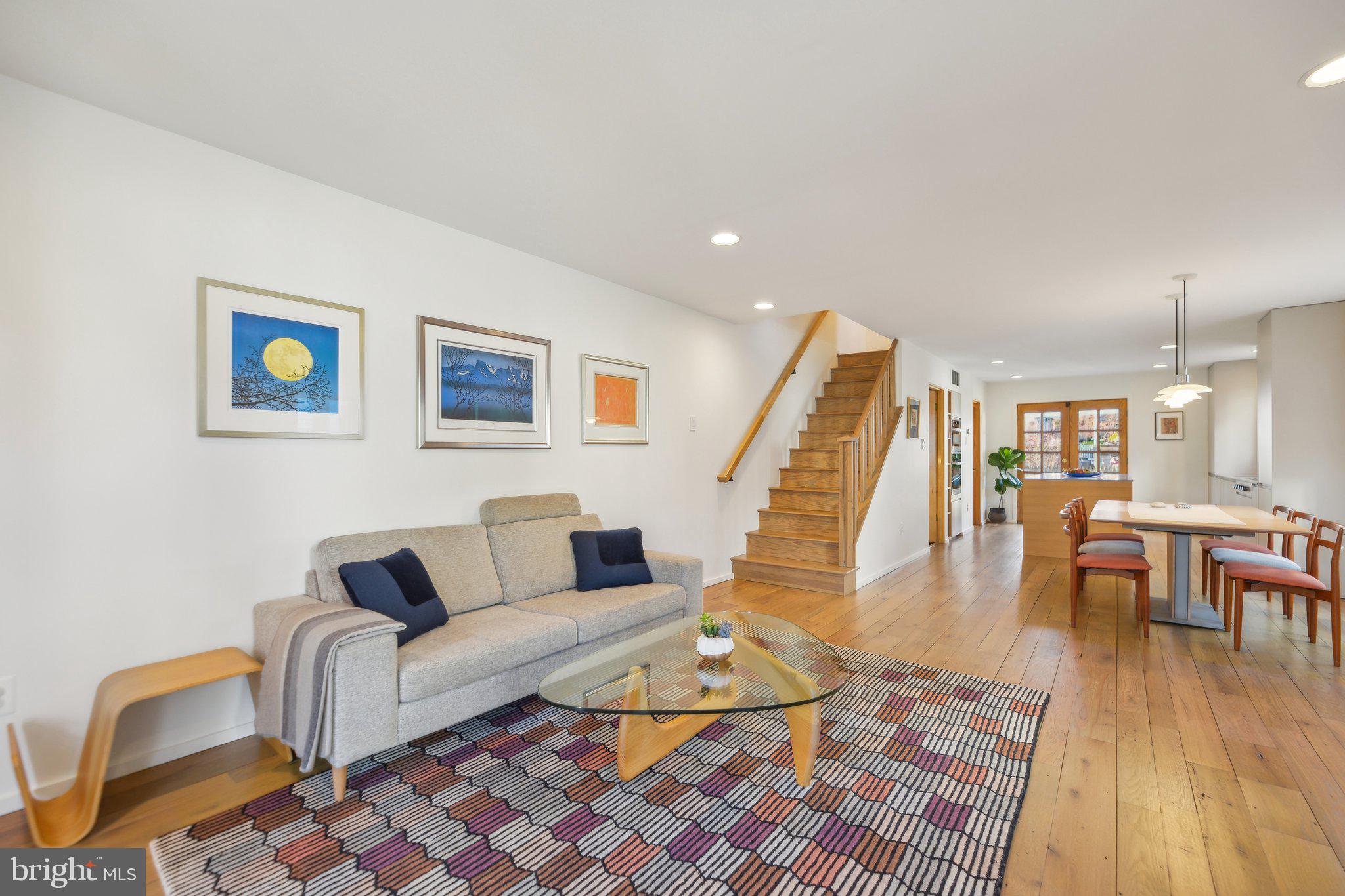 12a E Chapman St