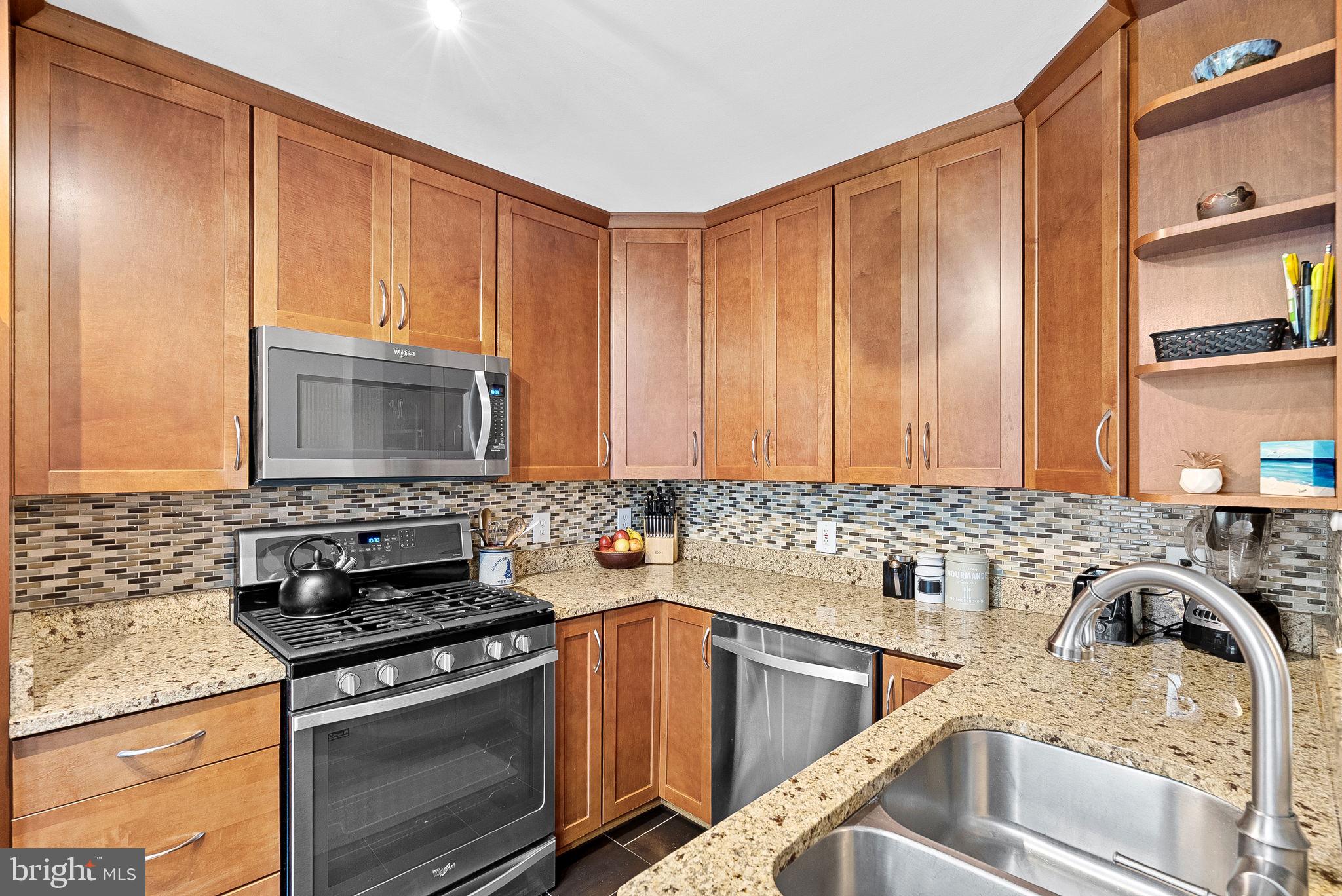 2466 Garnett Dr