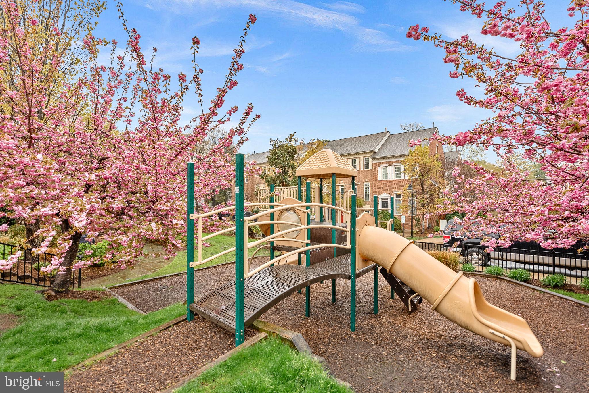 2466 Garnett Dr
