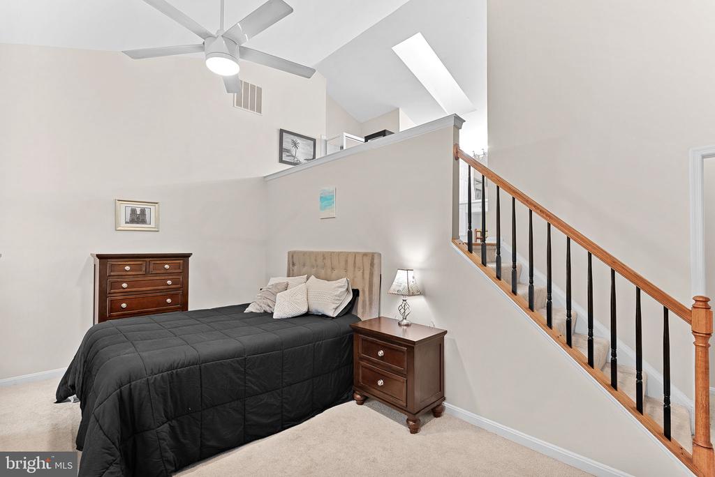 2466 Garnett Dr