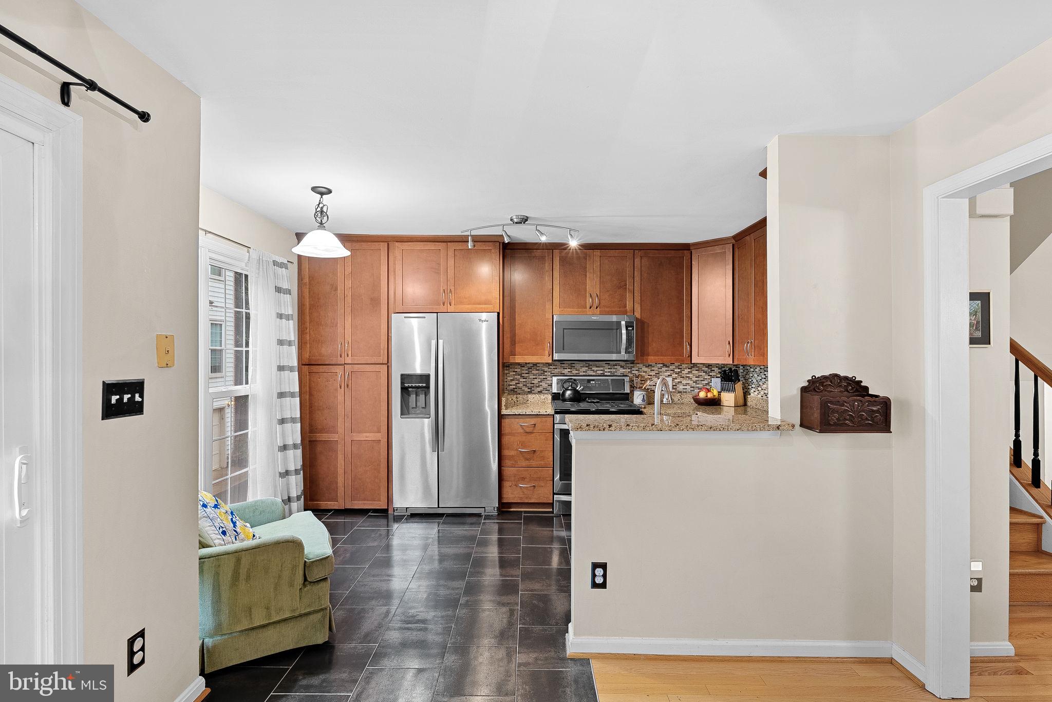 2466 Garnett Dr