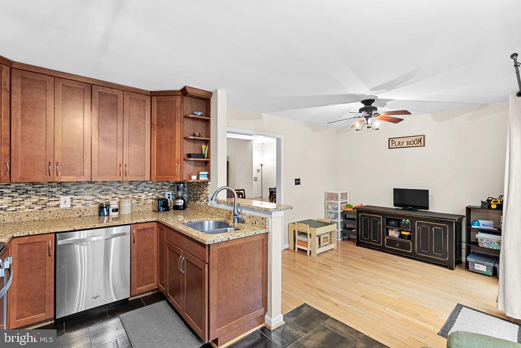 2466 Garnett Dr