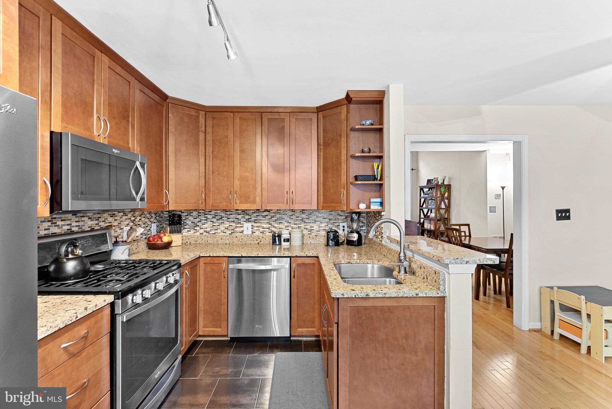 2466 Garnett Dr