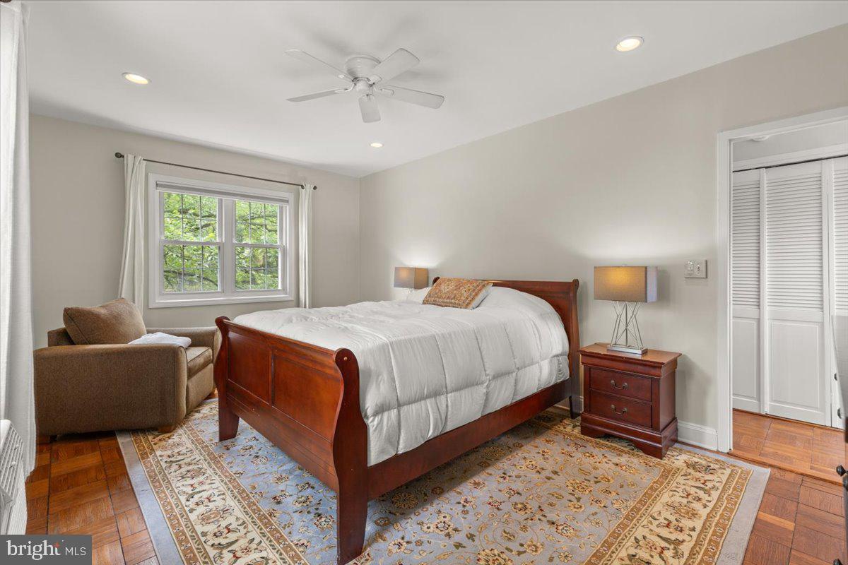 3128 Martha Custis Dr