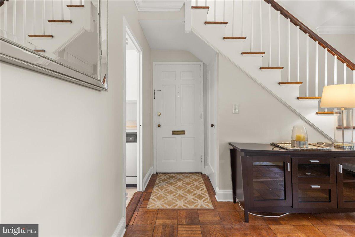 3128 Martha Custis Dr