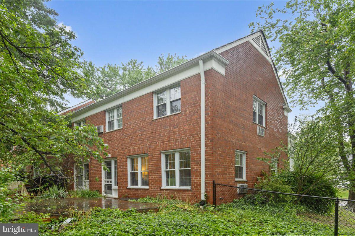 3128 Martha Custis Dr