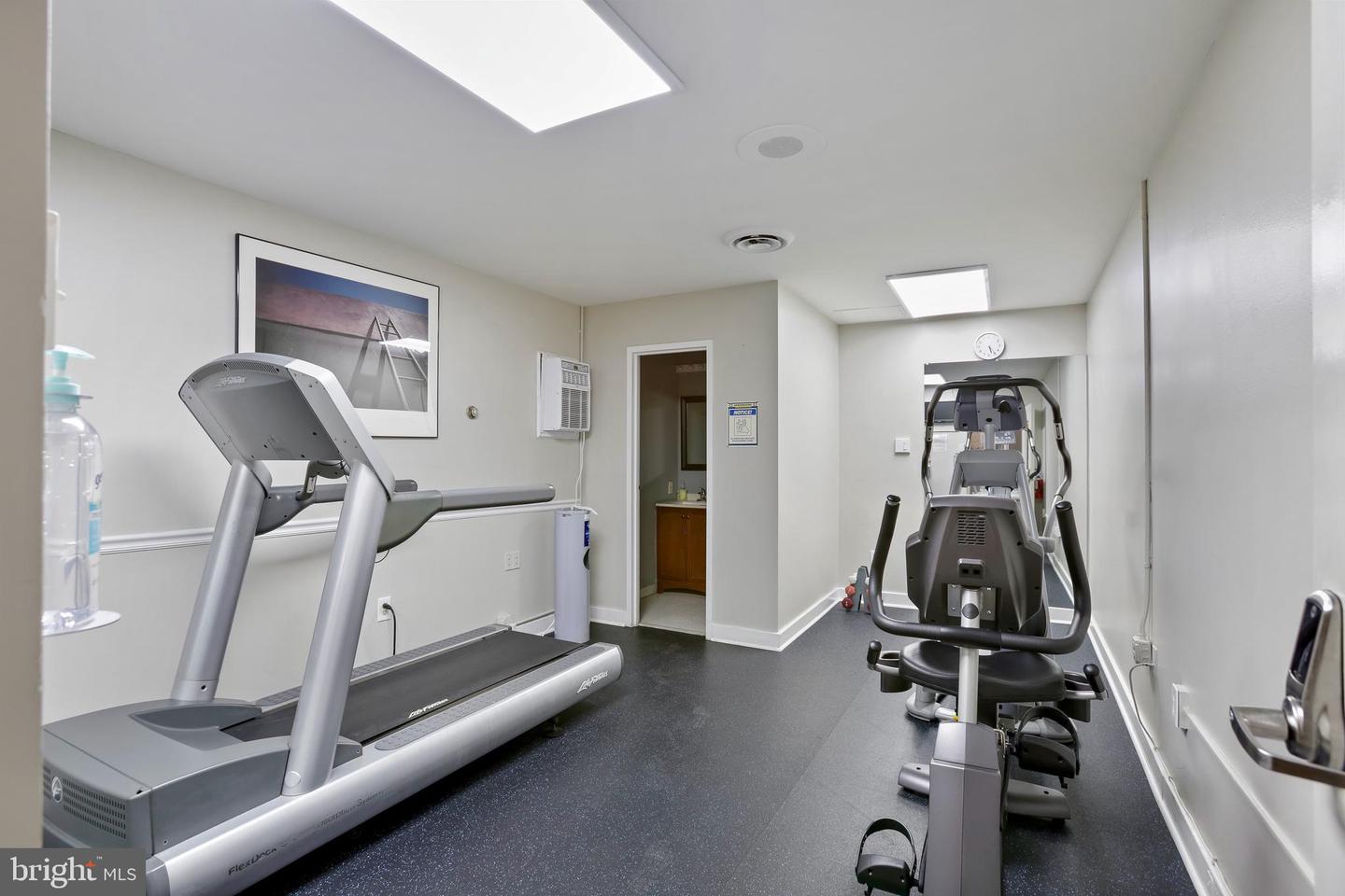 5300 Holmes Run Pkwy #407