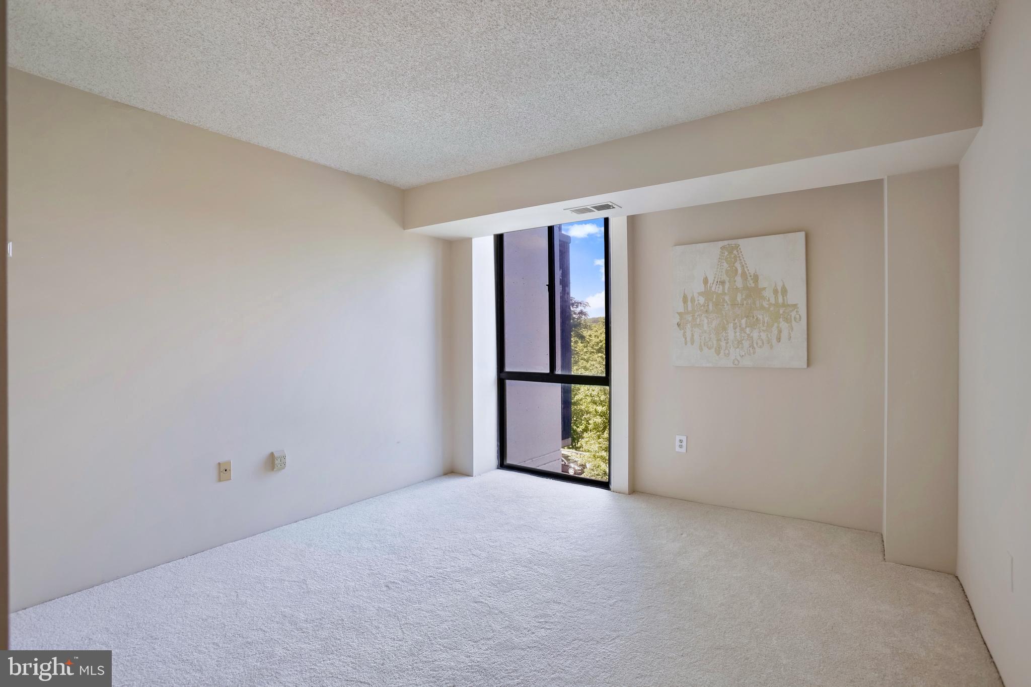 5300 Holmes Run Pkwy #407