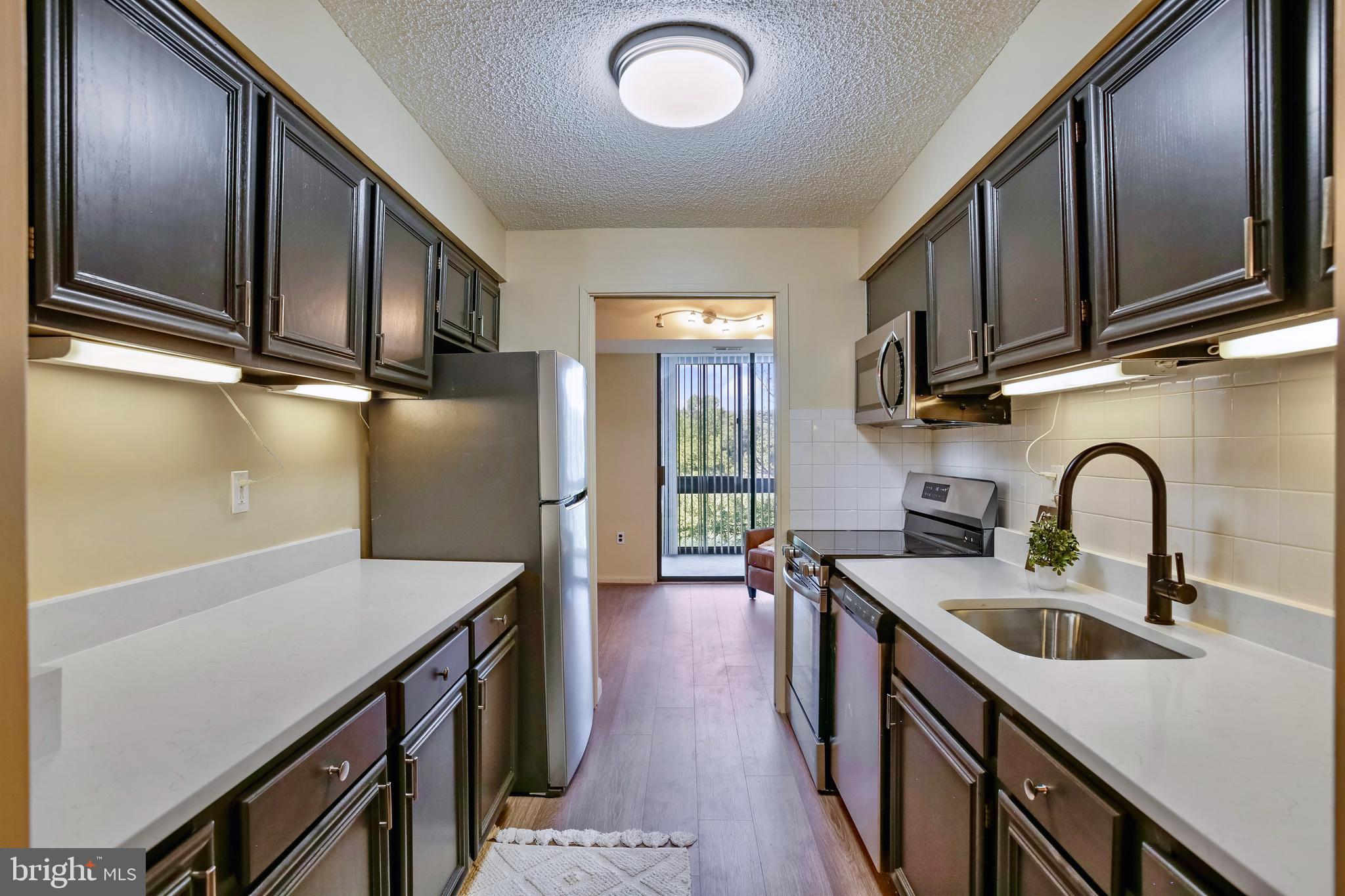 5300 Holmes Run Pkwy #407