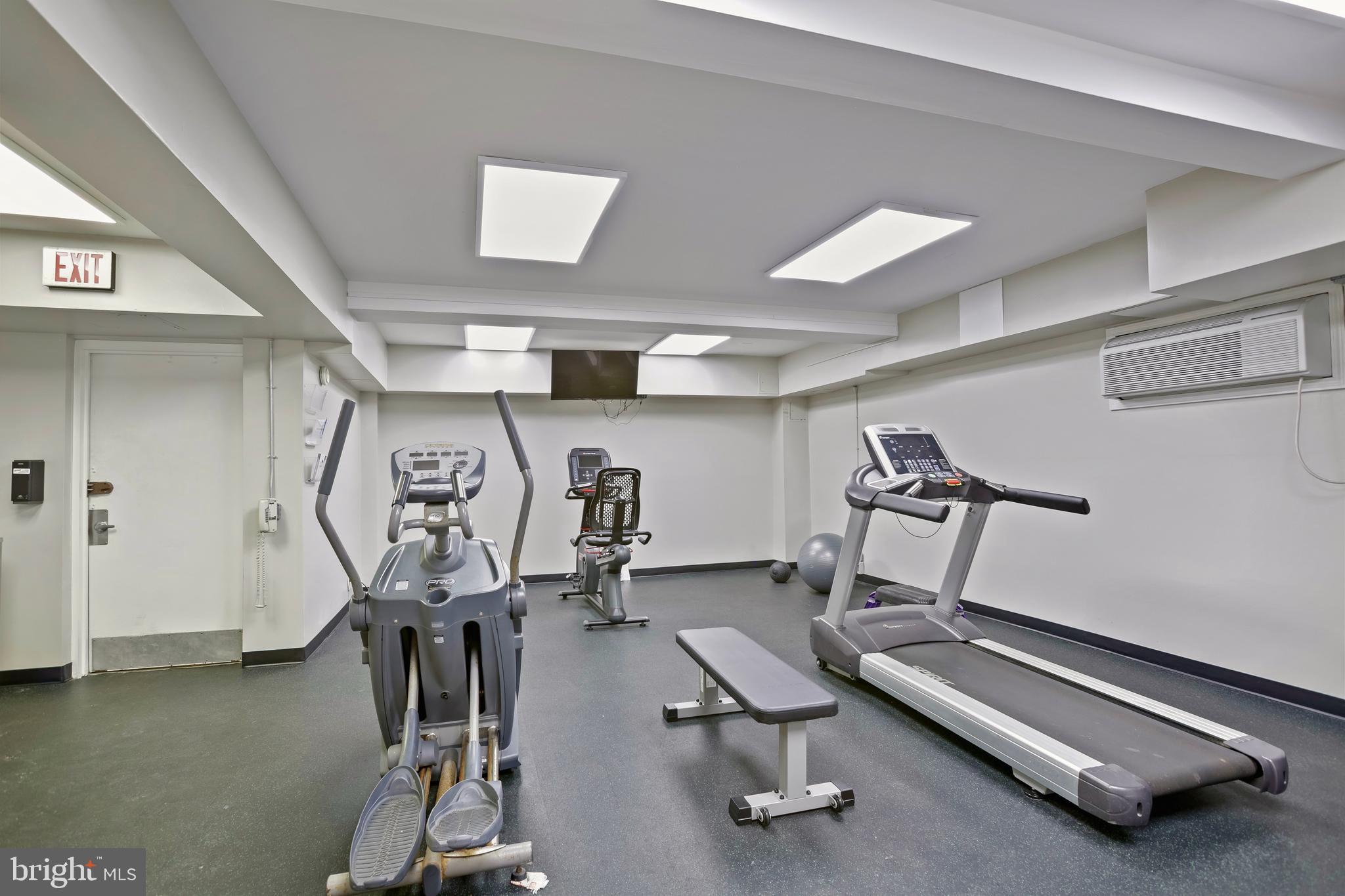 5300 Holmes Run Pkwy #407