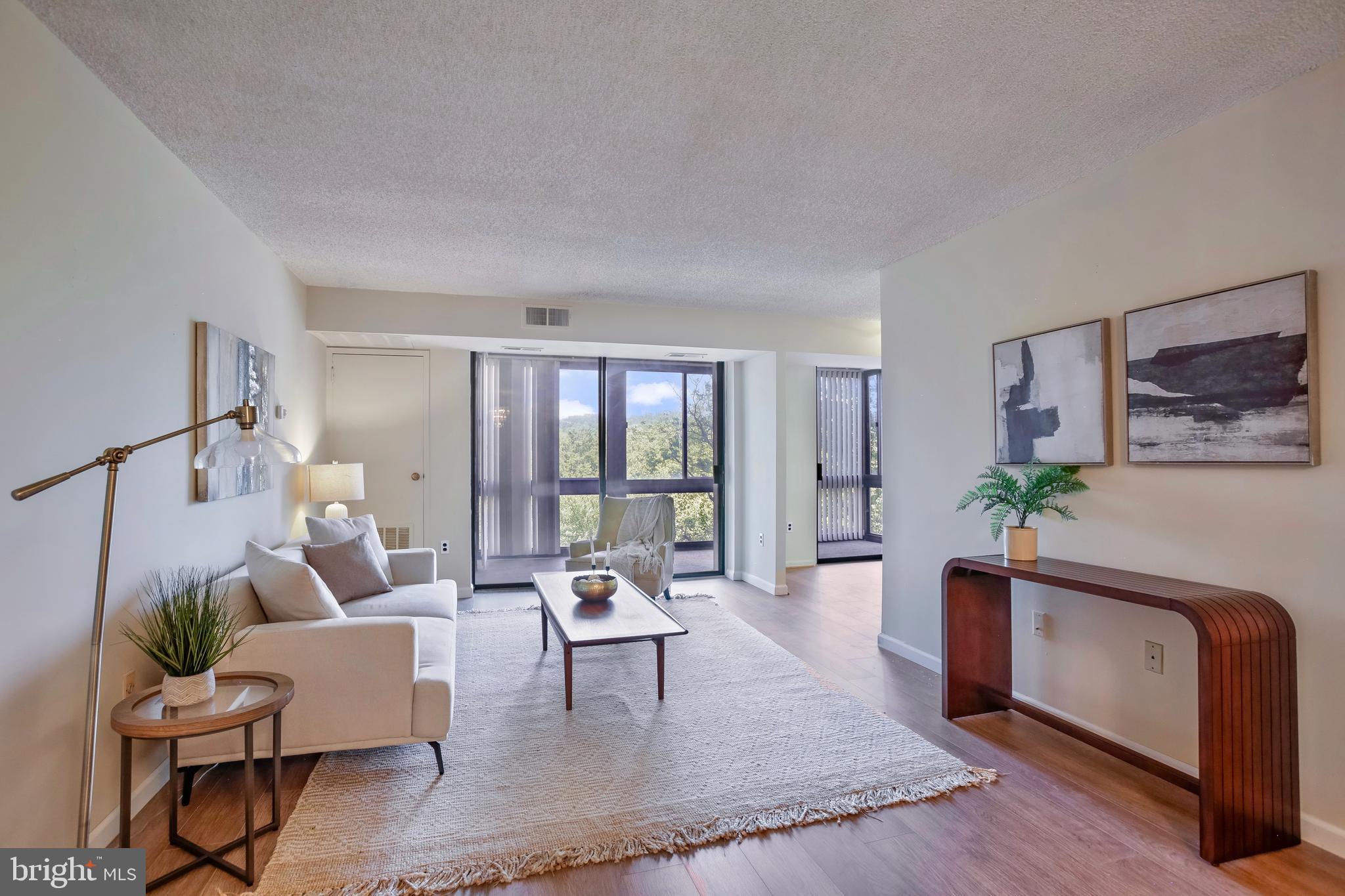 5300 Holmes Run Pkwy #407