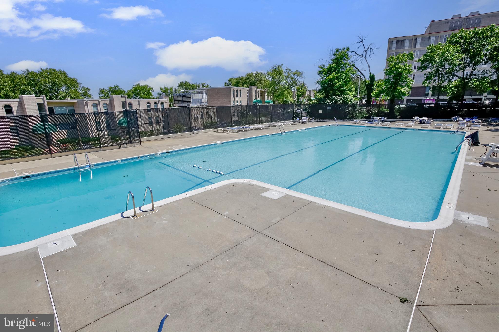 5300 Holmes Run Pkwy #407