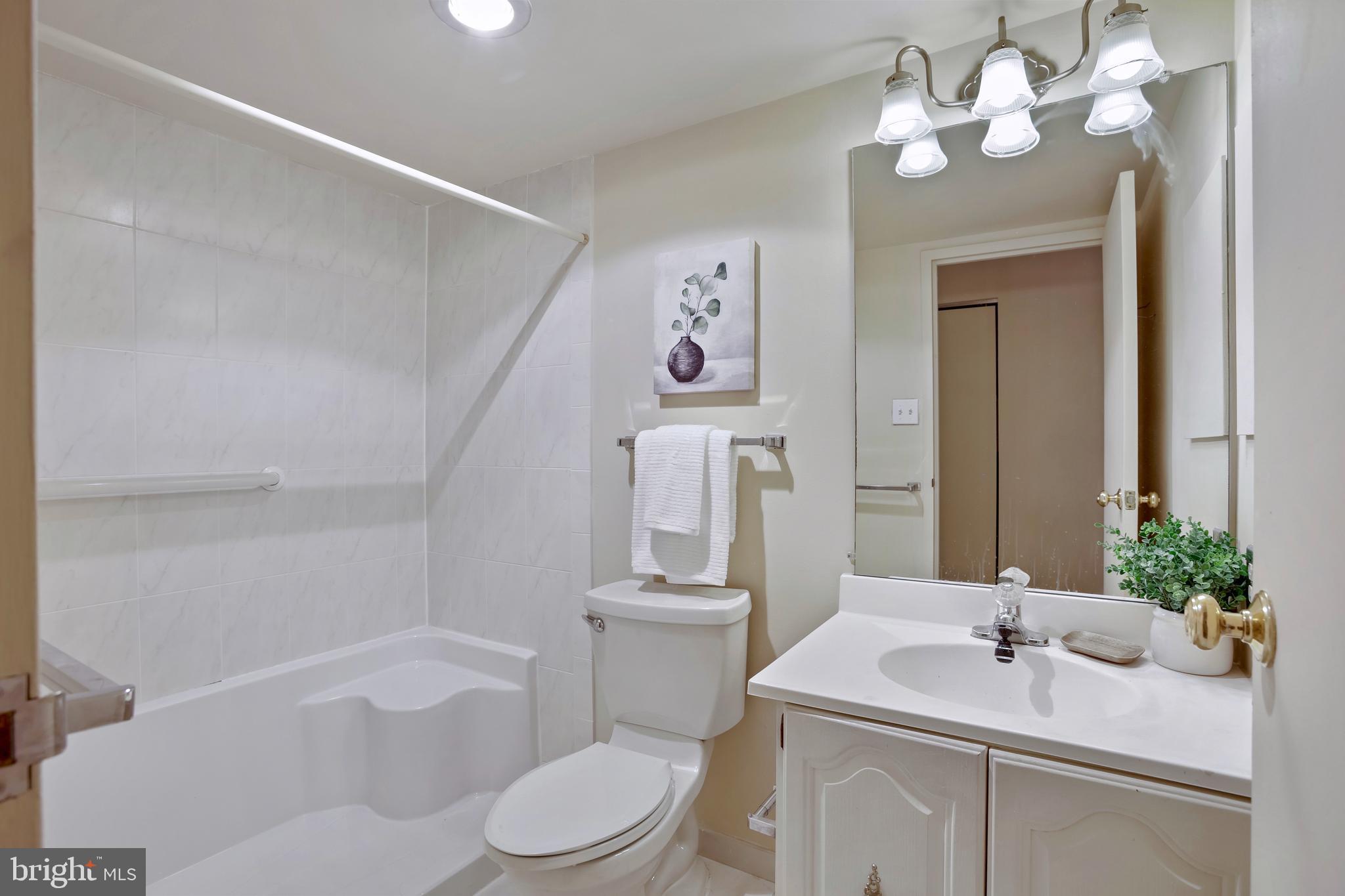 5300 Holmes Run Pkwy #407