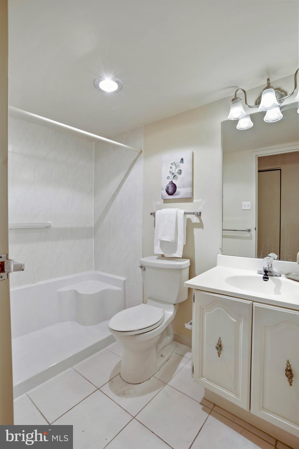 5300 Holmes Run Pkwy #407