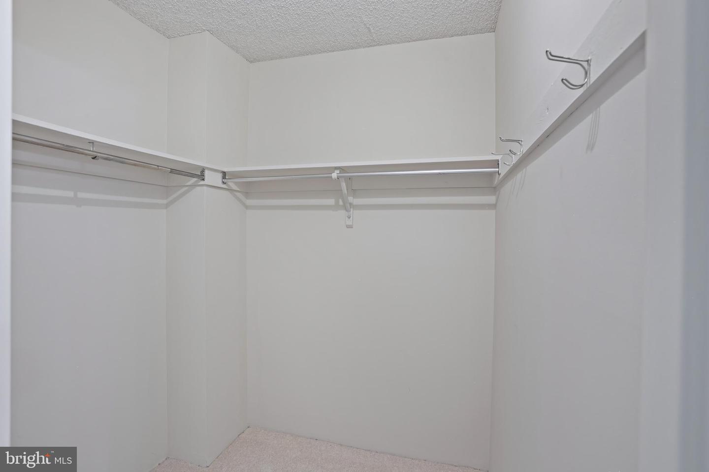 5300 Holmes Run Pkwy #407