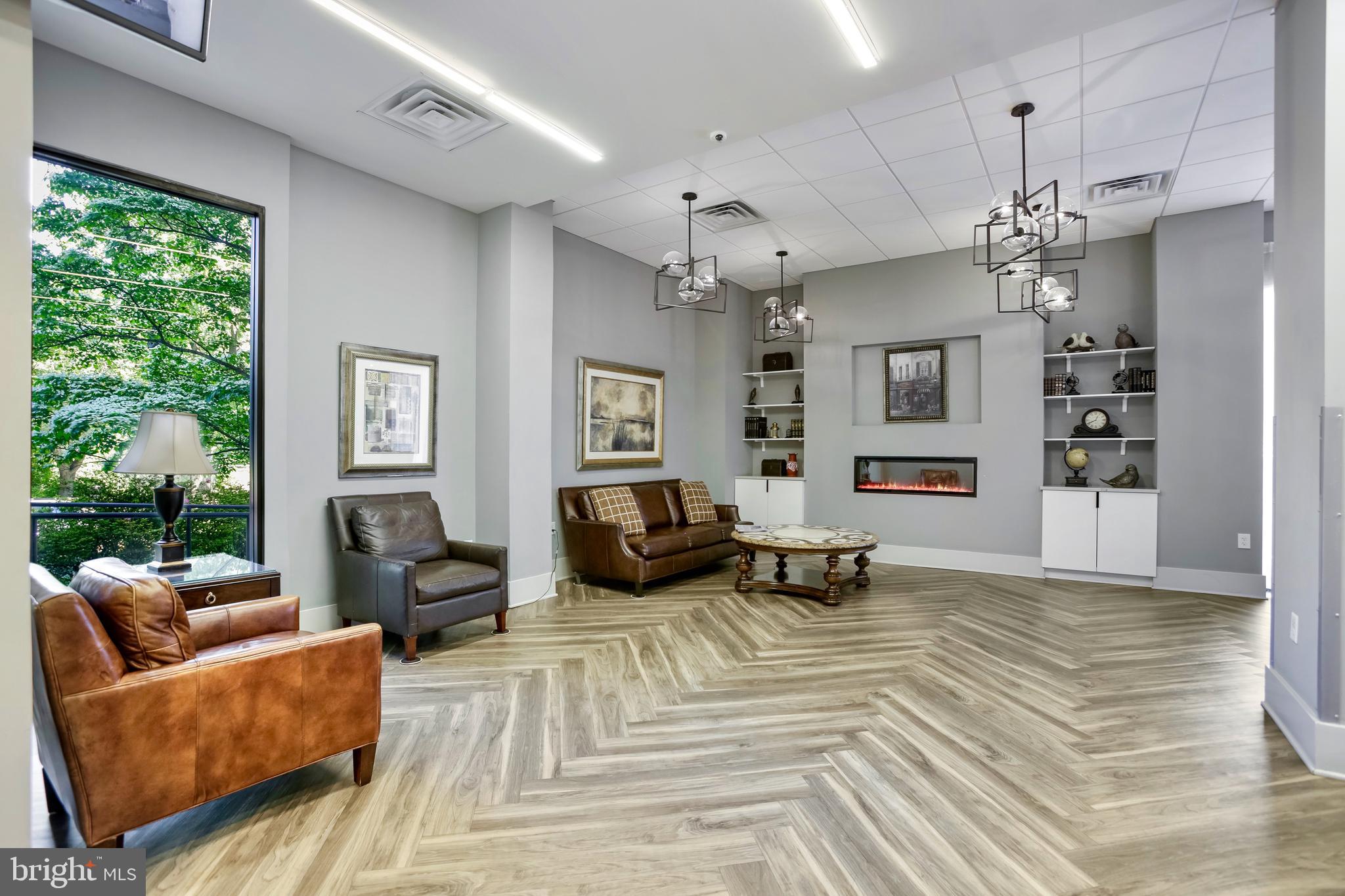 5300 Holmes Run Pkwy #407