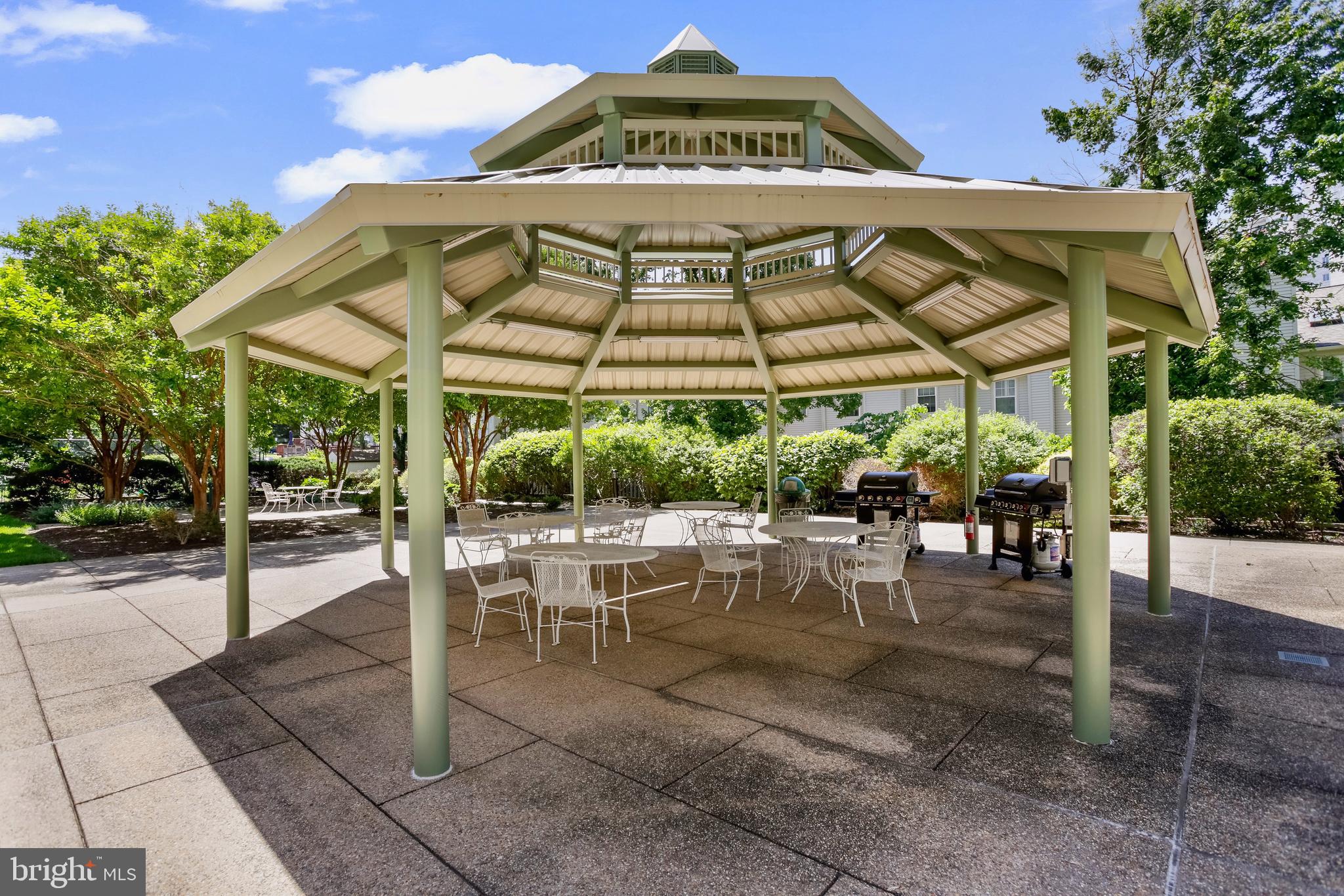 5300 Holmes Run Pkwy #407