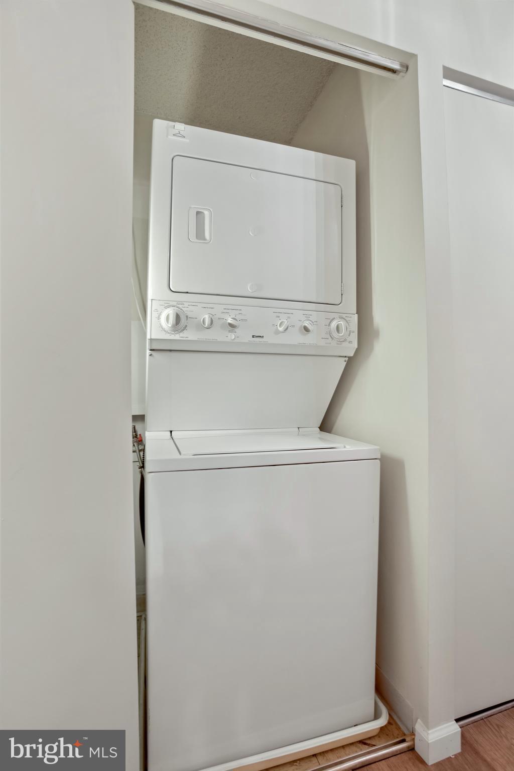 5300 Holmes Run Pkwy #407