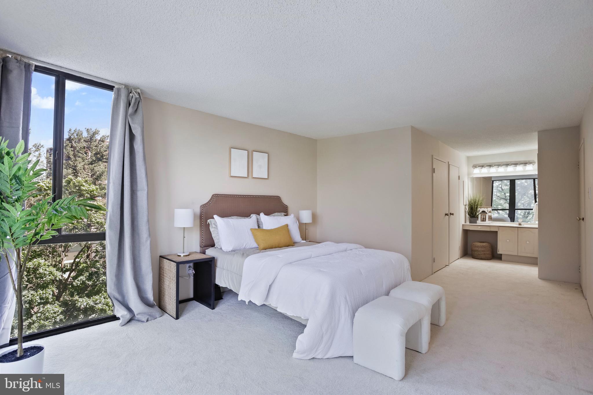 5300 Holmes Run Pkwy #407