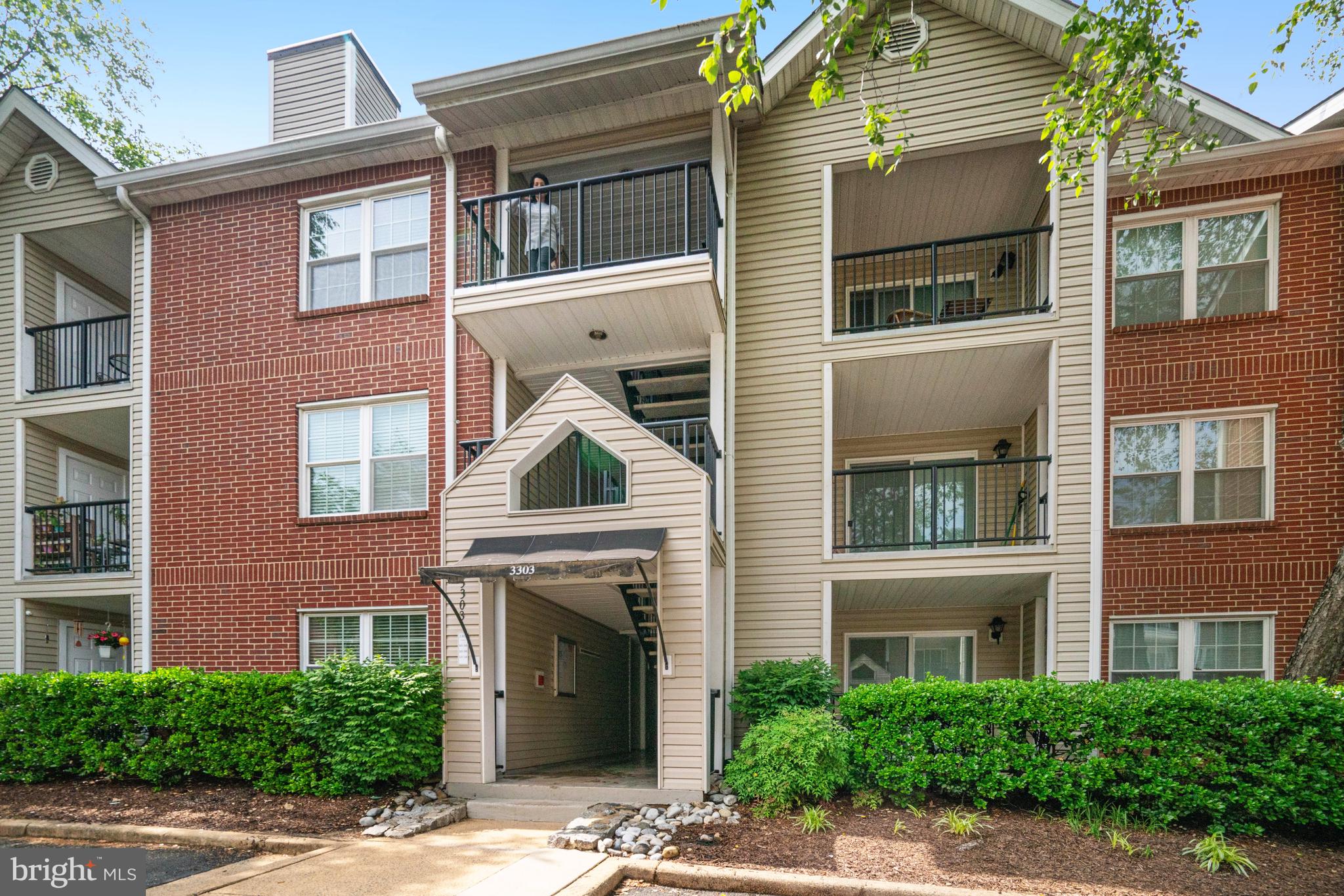 3303 Wyndham Cir #348