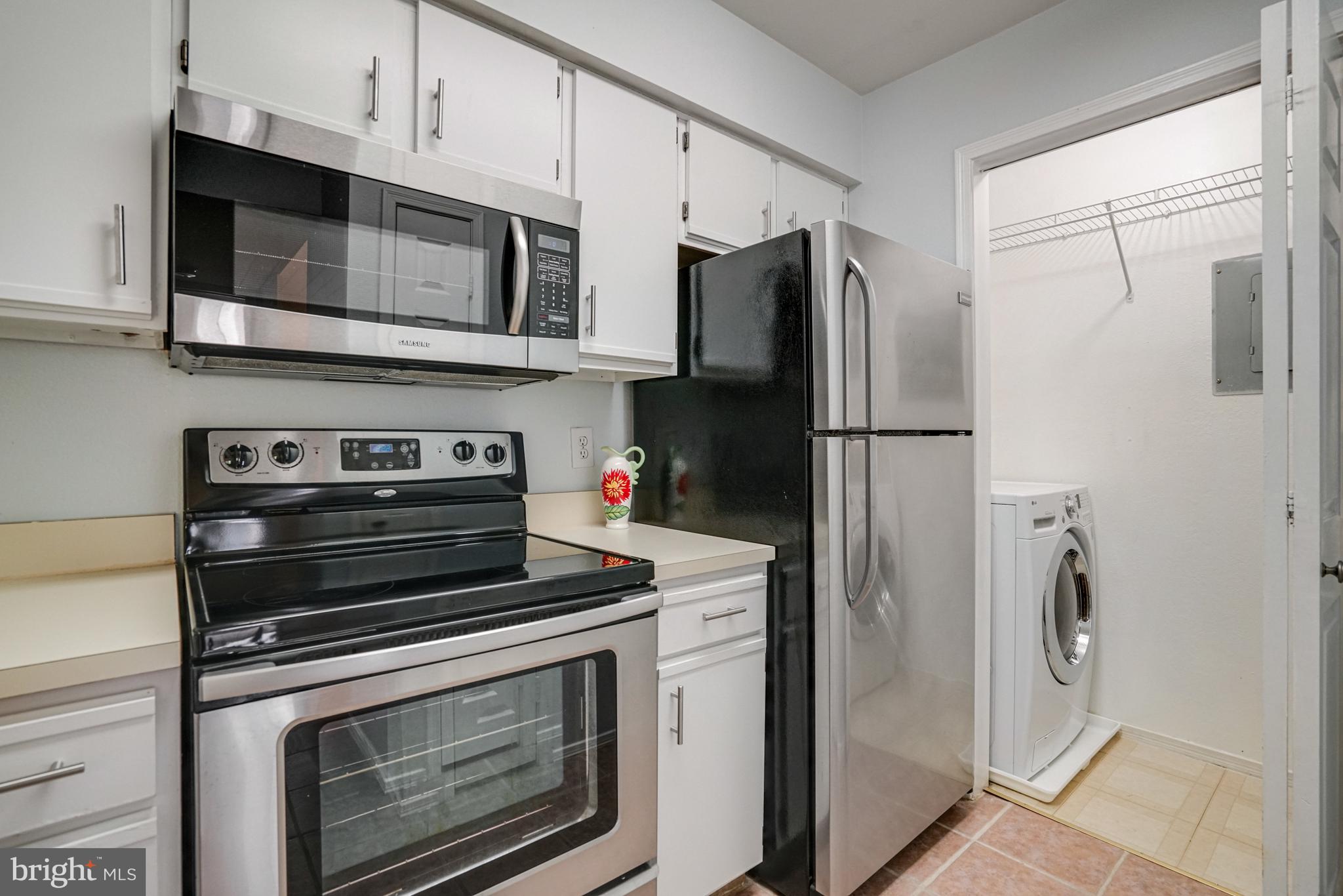 3303 Wyndham Cir #348