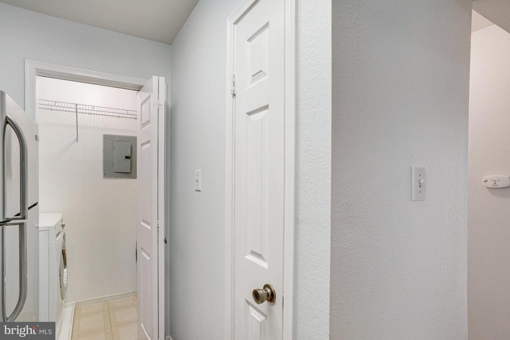 3303 Wyndham Cir #348
