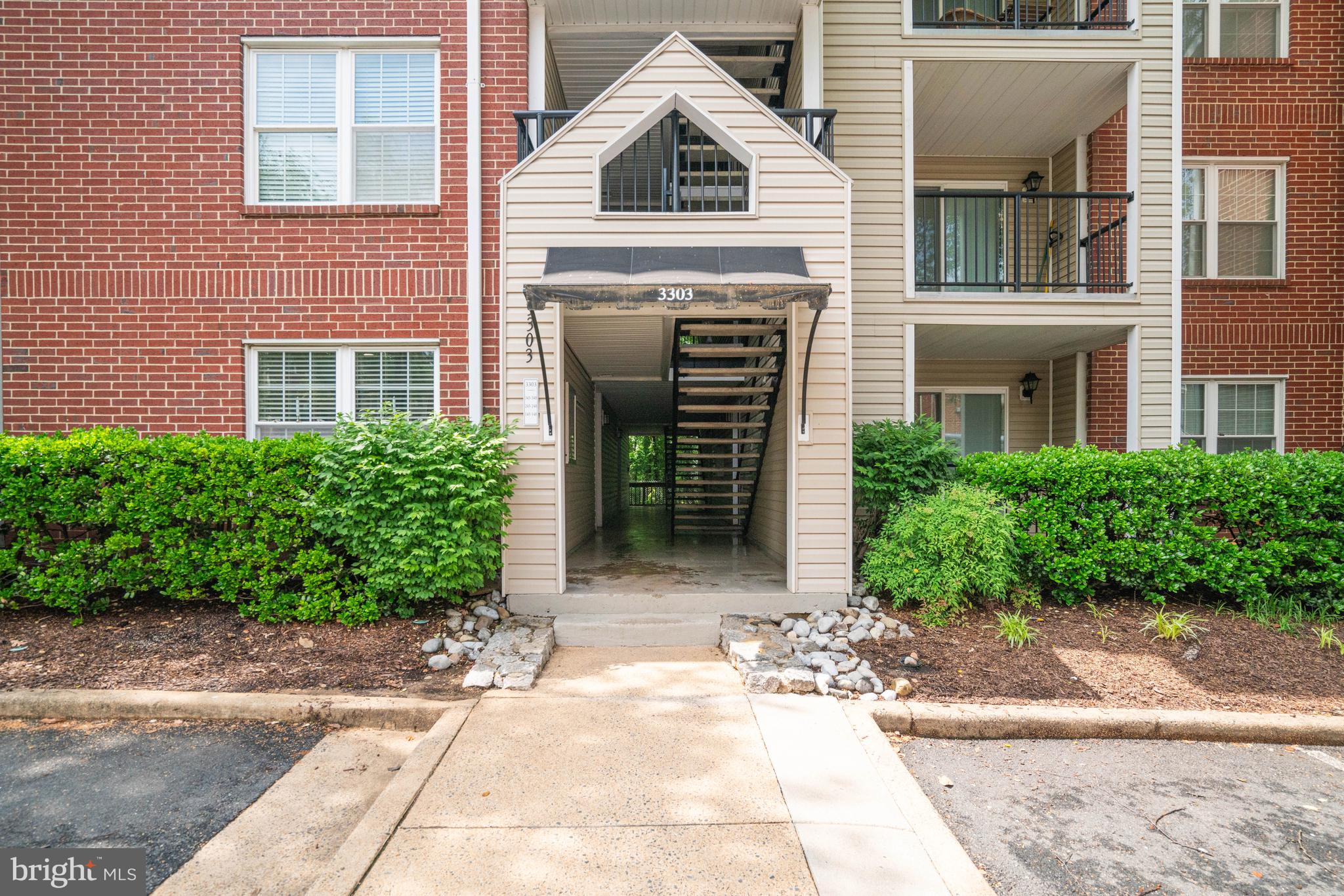 3303 Wyndham Cir #348
