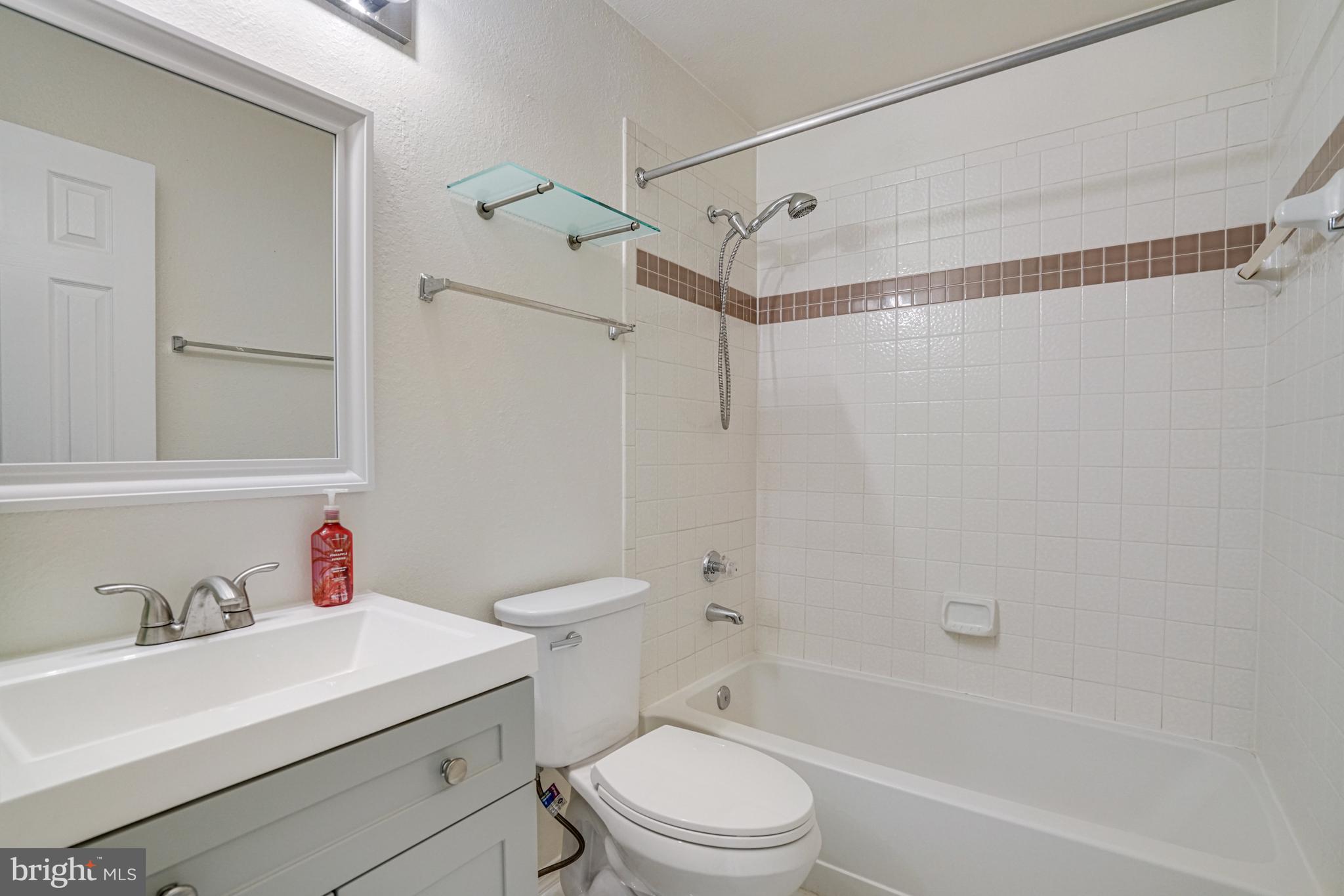 3303 Wyndham Cir #348