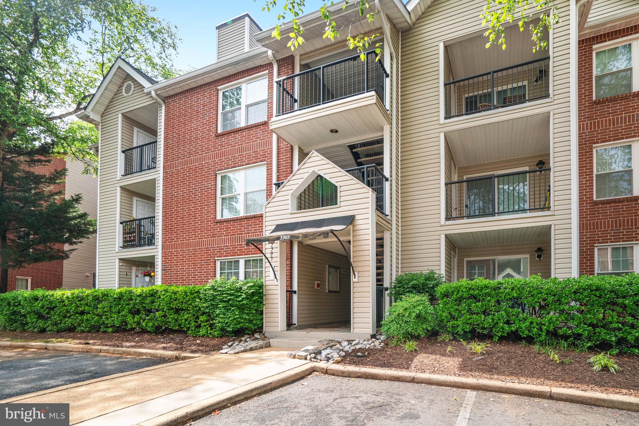 3303 Wyndham Cir #348