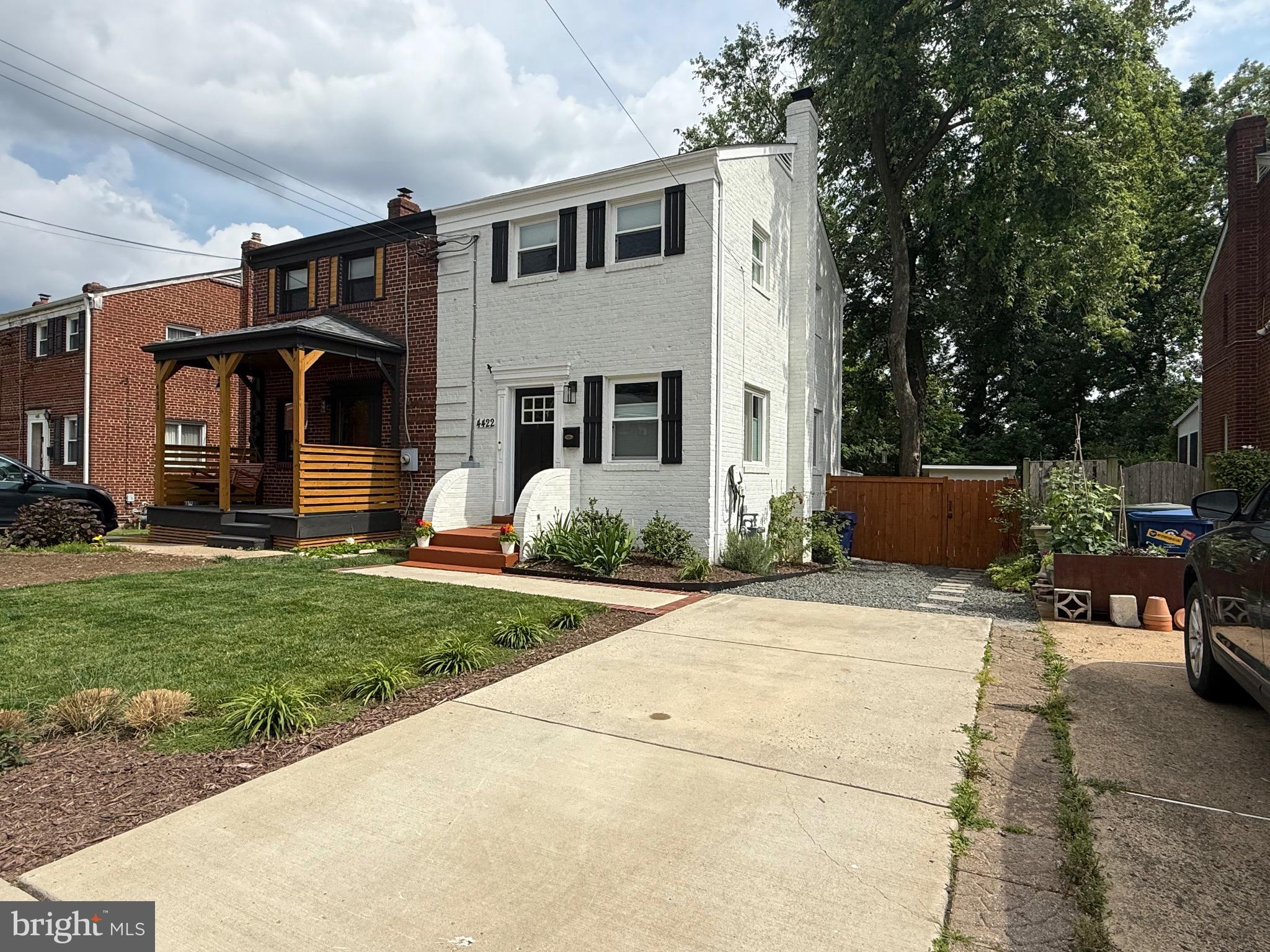 4422 Vermont Ave