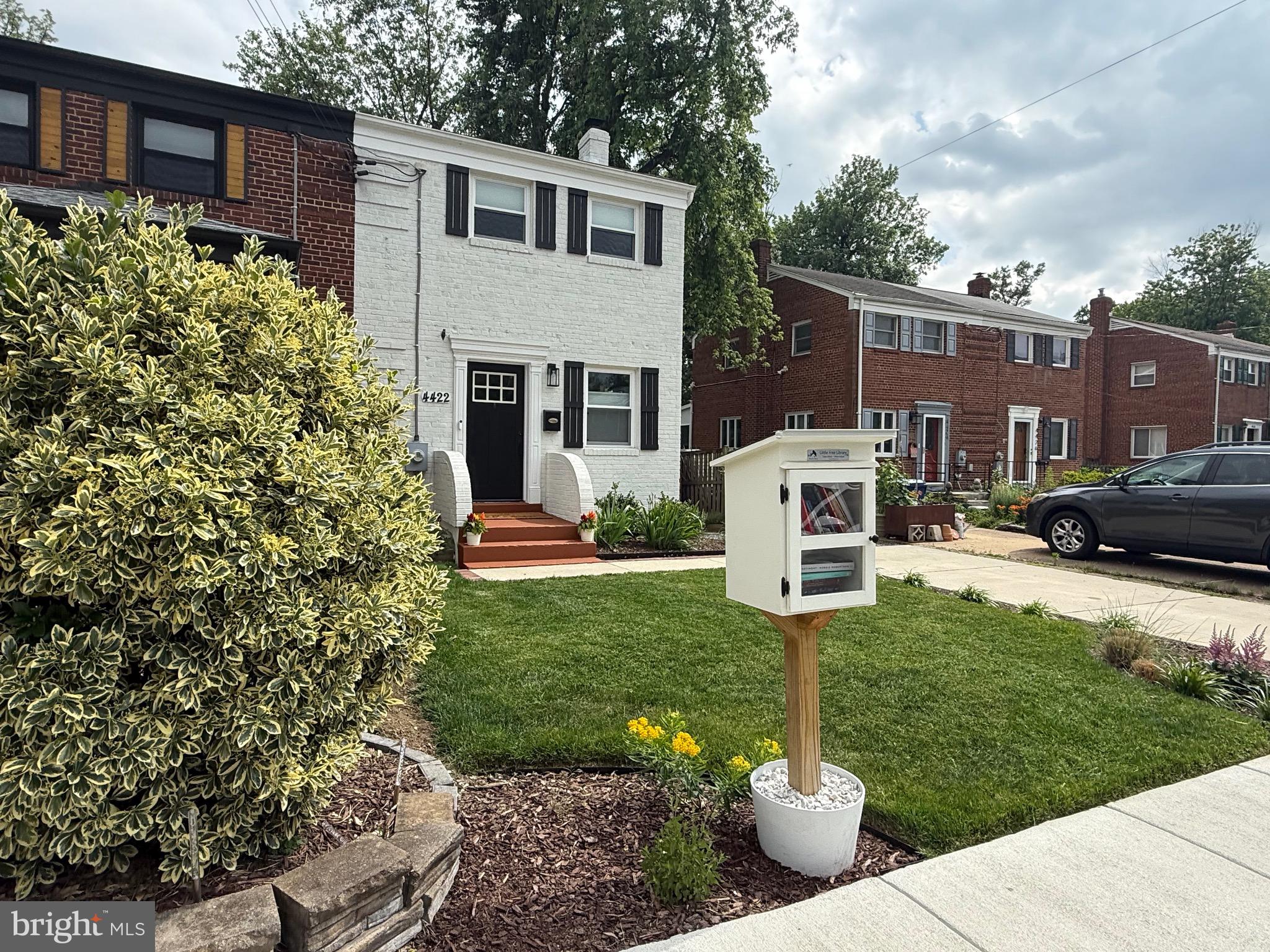 4422 Vermont Ave