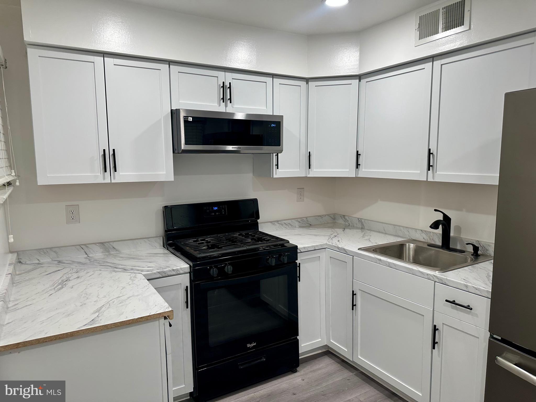733 S Fayette St