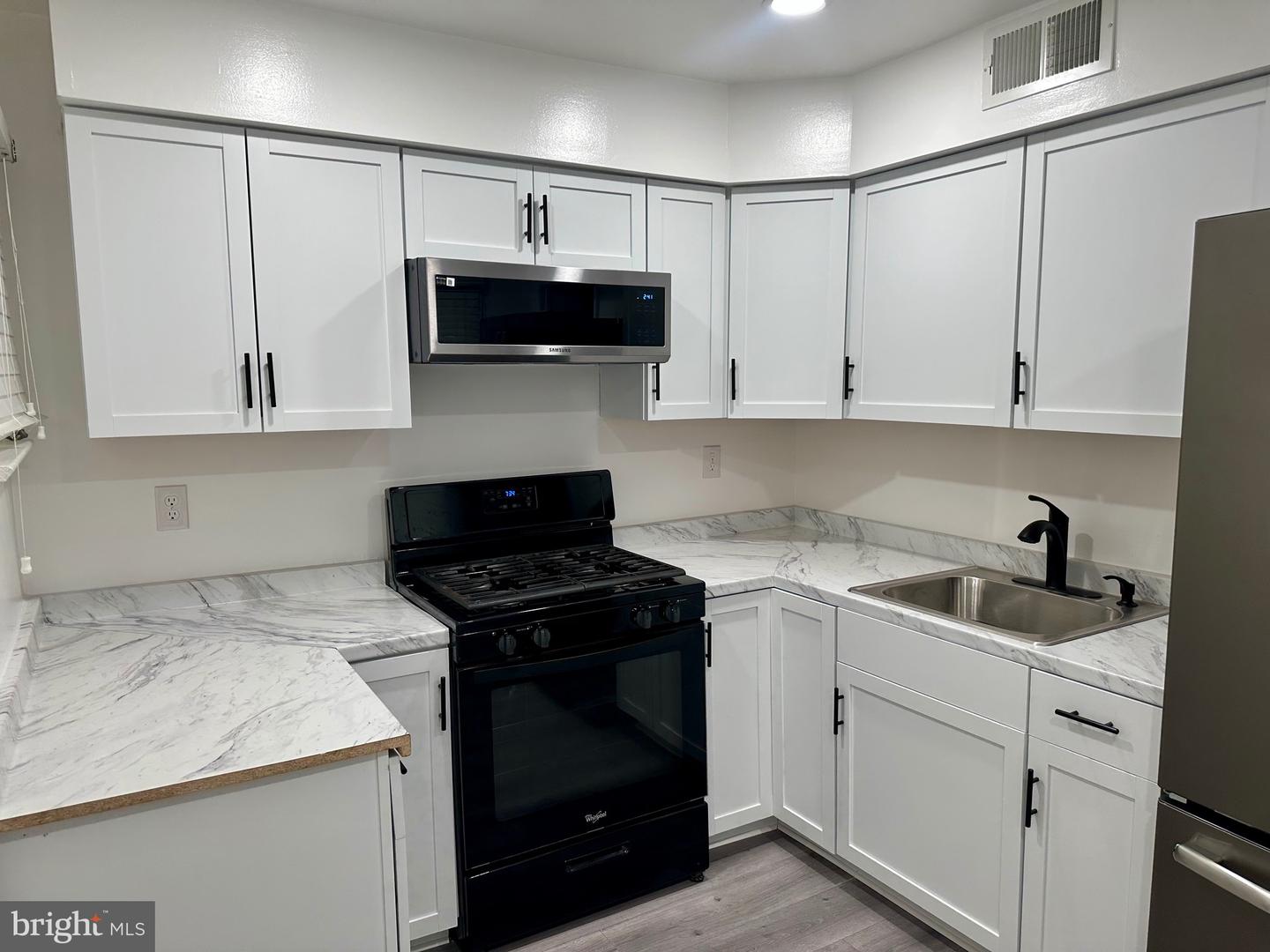 733 S Fayette St