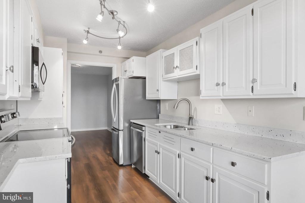 2121 Jamieson Ave #901