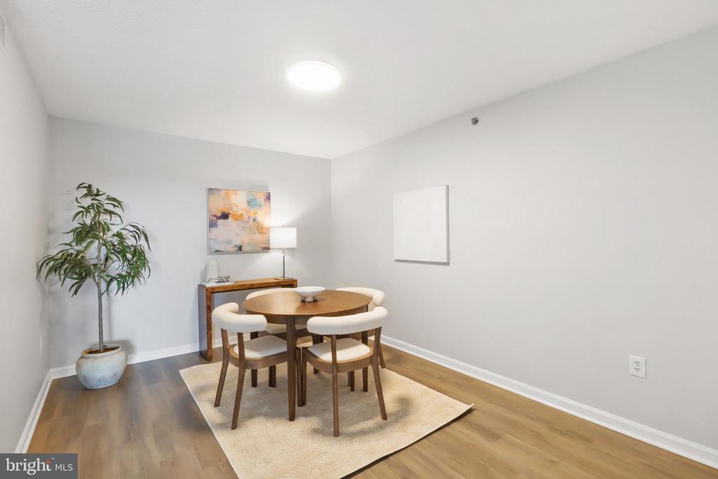 2121 Jamieson Ave #901