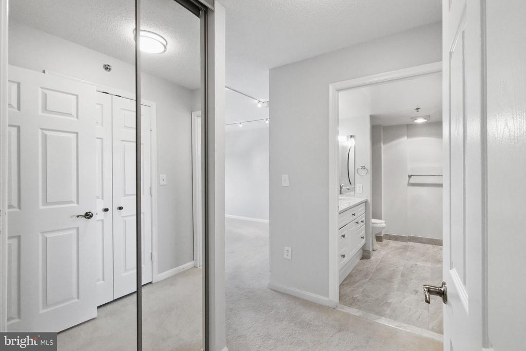 2121 Jamieson Ave #901