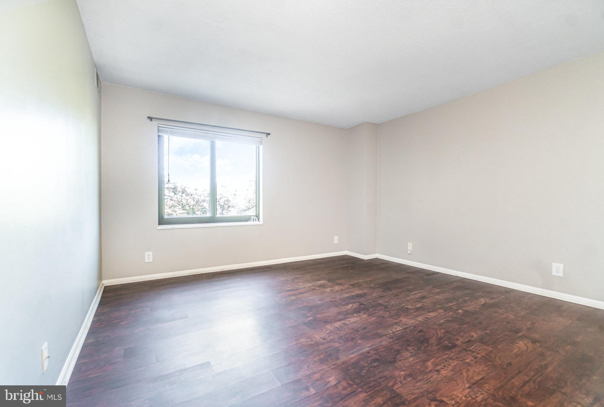 307 Yoakum Pkwy #716