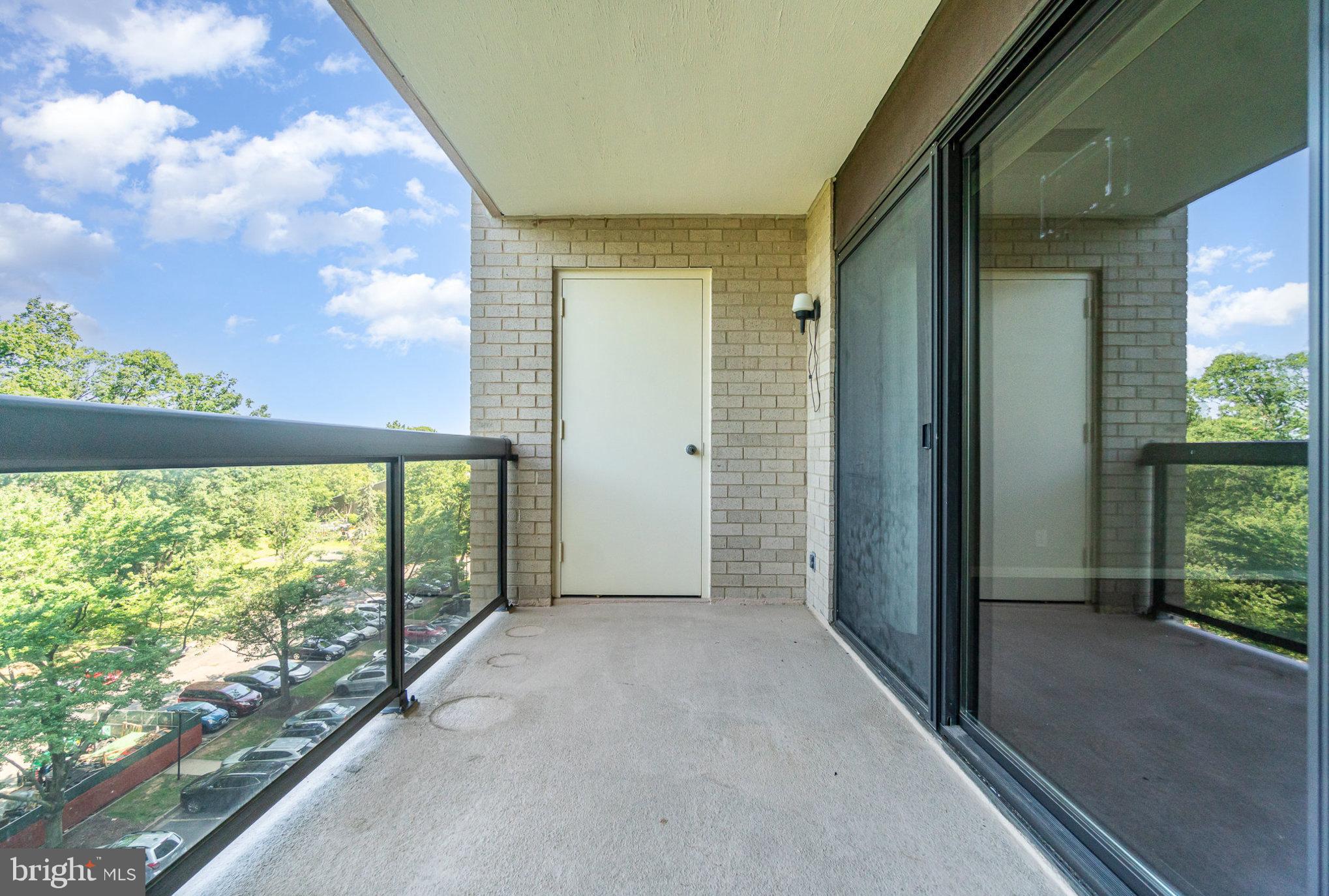 307 Yoakum Pkwy #716