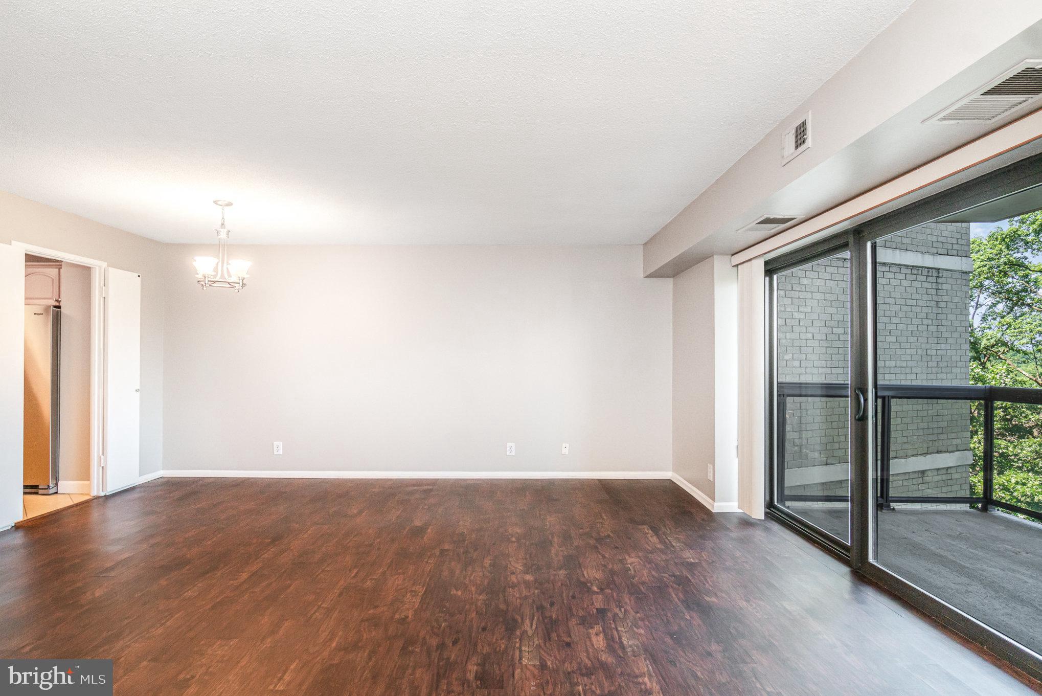 307 Yoakum Pkwy #716