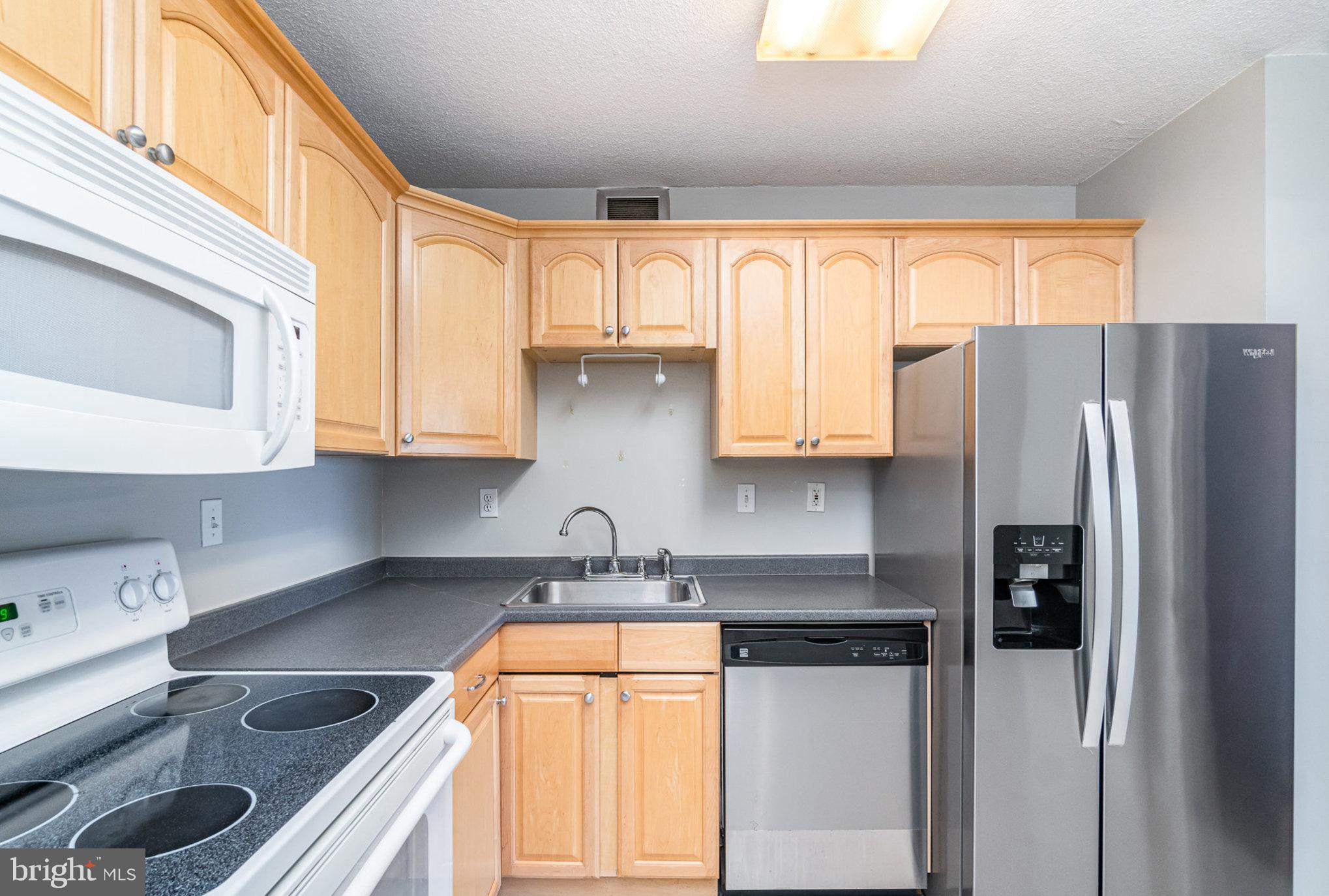 307 Yoakum Pkwy #716