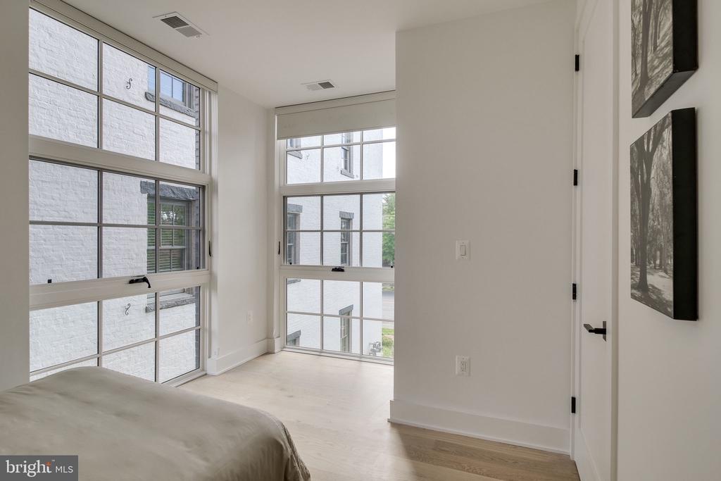 521 N WASHINGTON ST #201