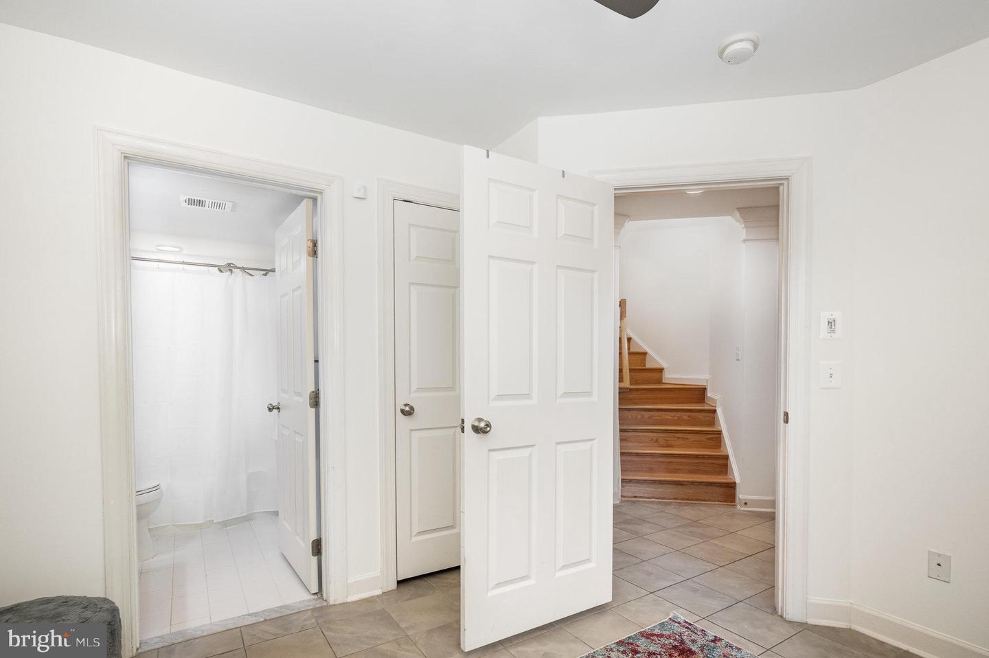 822 W Glebe Rd