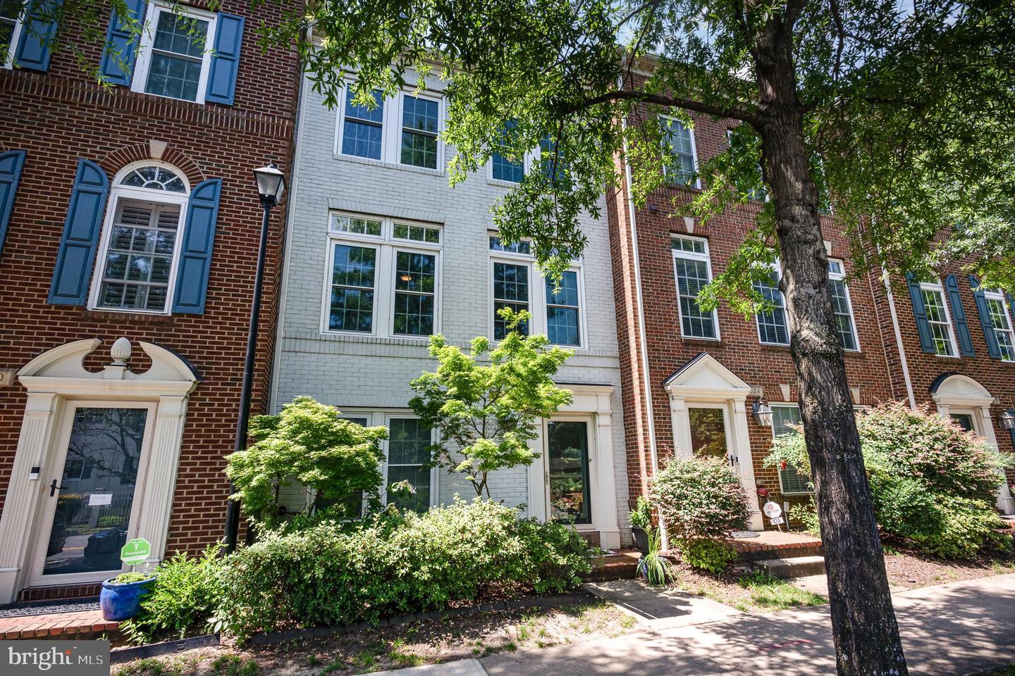 822 W Glebe Rd