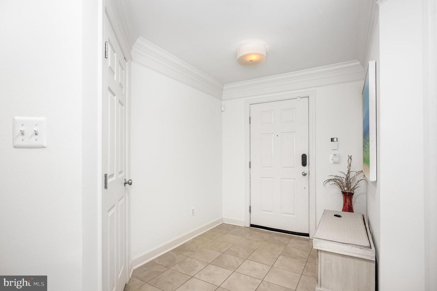 822 W Glebe Rd