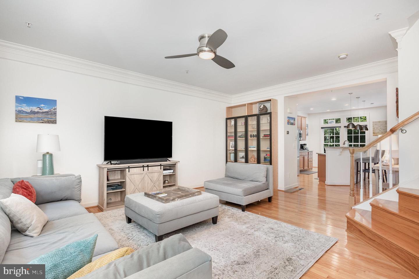 822 W Glebe Rd