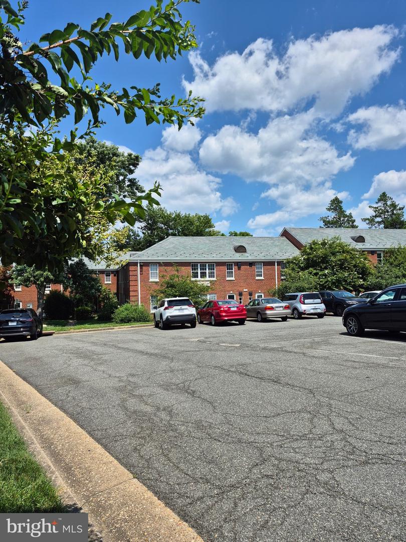 13 Auburn Ct #B