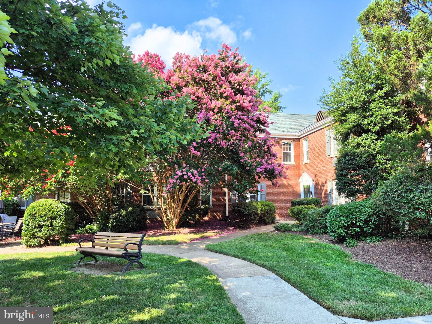 13 Auburn Ct #B